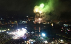 Hàng nghìn người xuống đường ngắm pháo hoa mừng thành lập tỉnh Lào Cai mới