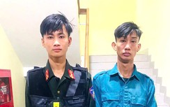 Bắt hai đối tượng giả danh cảnh sát nhiều lần chặn xe  người đi đường