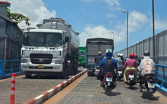 Cần Thơ bắt đầu phân luồng giao thông qua cầu tạm Ô Môn