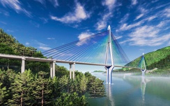 Lắp đặt sà lan lớn thi công cầu có 2 kỷ lục trên cao tốc Hòa Bình - Mộc Châu