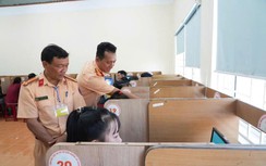 Hơn 80% thí sinh vượt qua kỳ thi sát hạch lái xe đầu tiên do Công an Quảng Ngãi tổ chức