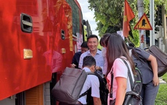 Hàng trăm cán bộ vượt hơn 100km đến Đồng Nai làm việc trong ngày đầu sáp nhập