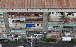 TP.HCM: Lồng sắt quây kín ban công, tiện ích hay hiểm họa?