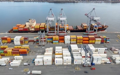 Mỹ tuyên bố áp thuế 35% với Canada