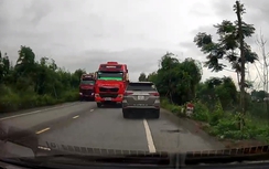 Tài xế bị phạt 5 triệu đồng, trừ 2 điểm GPLX vì lộ clip vượt ẩu lên mạng xã hội