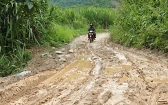 Nghệ An: Tuyến đường độc đạo vùng biên Tam Thái hư hỏng nặng, chờ sửa chữa