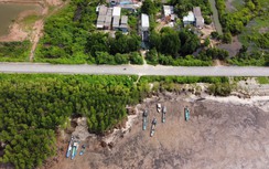 Cà Mau gấp rút gia cố đê biển Đông trước mùa mưa bão