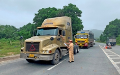 Có nên bỏ phù hiệu xe kinh doanh vận tải?