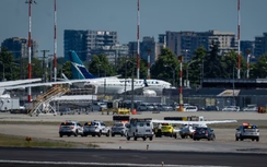 Không tặc cướp máy bay khiến sân bay Canada tạm dừng hoạt động