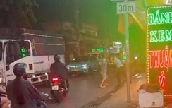 Tài xế công nghệ bị tấn công bằng mỏ lết giữa đường ở TP.HCM