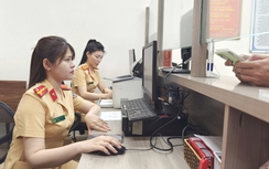 Hà Nội: Hết cảnh chen chúc đăng ký xe khi phân cấp về công an xã, phường