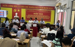 Hàng trăm người đấu giá đất xuyên đêm ở Quảng Ngãi, có lô tăng gấp 2-3 lần giá khởi điểm