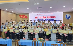 Cà Mau: Tuyên dương thủ khoa, học sinh đạt điểm 10 môn Sử