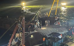 Lật tàu ở Quảng Ninh: 38 người tử vong, tiếp tục tìm kiếm người mất tích