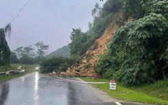 Phú Thọ: Phân luồng giao thông do sạt lở đất trên quốc lộ 70B