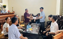 Hà Nội: Kịp thời thăm hỏi, hỗ trợ gia đình nạn nhân vụ lật tàu tại Quảng Ninh