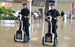 Singapore thử nghiệm robot tuần tra, chở cảnh sát tại sân bay