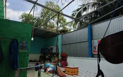 Mưa giông, lốc xoáy làm sập, tốc mái hàng chục căn nhà ở Cà Mau và Tây Ninh