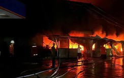 Thái Nguyên: Cháy lớn trong đêm, một người tử vong