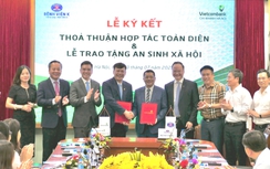 Vietcombank và Bệnh viện K ký kết hợp tác toàn diện, tặng 100 máy tính bảng