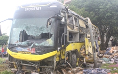 Hiện trường ám ảnh vụ xe khách lật nhào ở Hà Tĩnh, 9 người tử vong