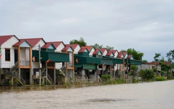 Hà Tĩnh: Nước lũ từ sông Cả tràn về, vùng ven sông La ngập nặng