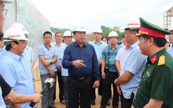 Minister Tran Hong Minh calls early start of phase 2 on Tuyen Quang–Ha Giang Expressway