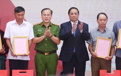 Thủ tướng trao kết quả giám định ADN hài cốt liệt sĩ cho 15 gia đình