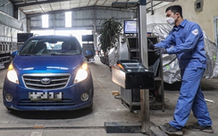 Ô tô lắp thêm đèn gầm có được đăng kiểm?