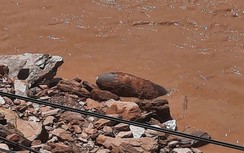 Phát hiện quả bom nặng khoảng 100kg ở quốc lộ 7 tại Nghệ An