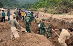 Ấm tình quân dân Nghệ An những ngày "sáng chắn bão giông, chiều ngăn nắng lửa"