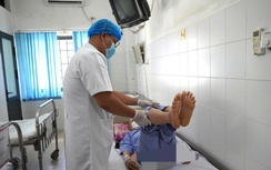 Người phụ nữ Cần Thơ bị viên đạn lạc găm vào đầu lúc đi làm vườn