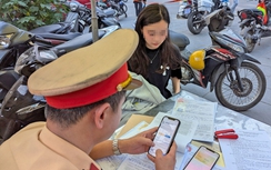 Khi người dân ra đường không cần mang theo ví giấy tờ