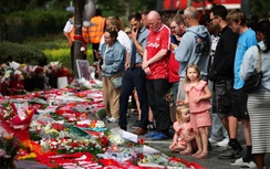 Hàng nghìn người hâm mộ Liverpool đến Anfield tiễn biệt Diogo Jota