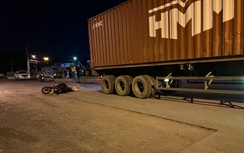 Xe máy trượt ngã, nam công nhân bị xe container cán tử vong