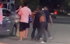 Xác minh vụ nhóm đàn ông sàm sỡ, hành hung phụ nữ trước cửa quán karaoke ở Quảng Ninh