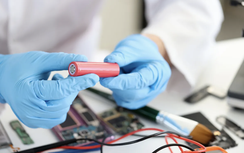 Nghiên cứu đột phá về pin nước có thể thay đổi tương lai công nghệ