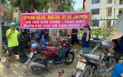 Những người thợ thầm lặng phục hồi xe máy, đồ điện miễn phí cho người dân vùng lũ