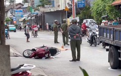 Va chạm ô tô tải, người phụ nữ đi xe máy tử vong