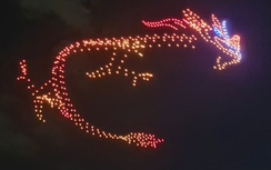 Lần đầu trình diễn drone, bắn pháo hoa chào mừng tỉnh Bắc Ninh mới