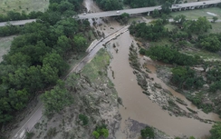 Lũ quét bất ngờ tại Texas khiến 43 người thiệt mạng, nhiều người vẫn mất tích