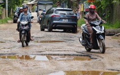 Gia Lai: Đường tỉnh xuống cấp nghiêm trọng, người dân bất an vì tai nạn rình rập