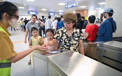 Hà Nội: Khách dùng thẻ vé liên thông đi xe buýt, metro được ưu đãi lớn