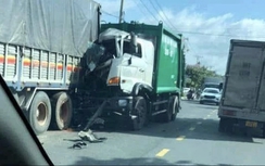 Xe rác tông xe tải đang đỗ, phụ xe mắc kẹt trong cabin, tử vong thương tâm