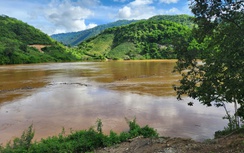 Người dân xã nghèo Thanh Hóa mòn mỏi chờ cầu nối sông Mã