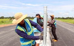 Vượt thời tiết xấu, nhà thầu quyết đưa cao tốc Cần Thơ - Cà Mau về đích đúng hẹn