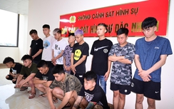 Tạm giữ 9 thanh thiếu niên phóng xe, cầm kiếm đuổi đánh người đi đường tại Hải Phòng