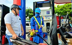 Khách hàng dè dặt trải nghiệm xăng E10 trong ngày đầu thí điểm tại Hà Nội