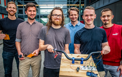 Lái xe máy an toàn hơn với tay lái thông minh