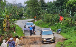 Quốc lộ 40B sạt lở nghiêm trọng, nhiều đoạn đứt gãy, sụt lún sâu cả mét